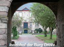 Innenhof der Burg Drove